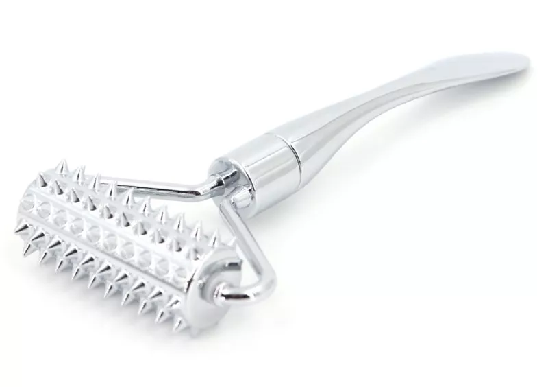 Stachelwalze aus Metall Micro Roller 12cm