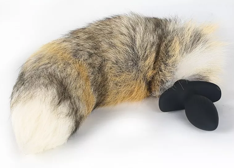 Vibrating Butt Plug mit Wolfsschwanz WOLFYS 9 x 4cm Schwanz 45cm Wildfarbe