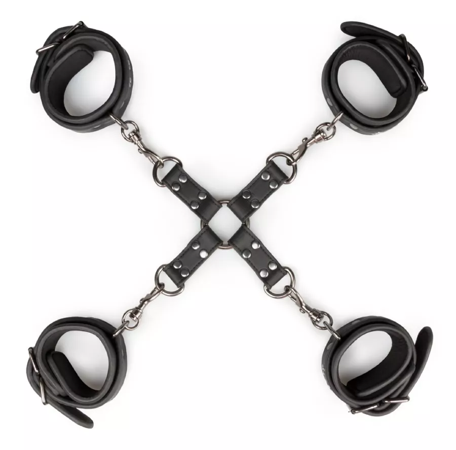 Set mit 4 Manschetten und Kreuz