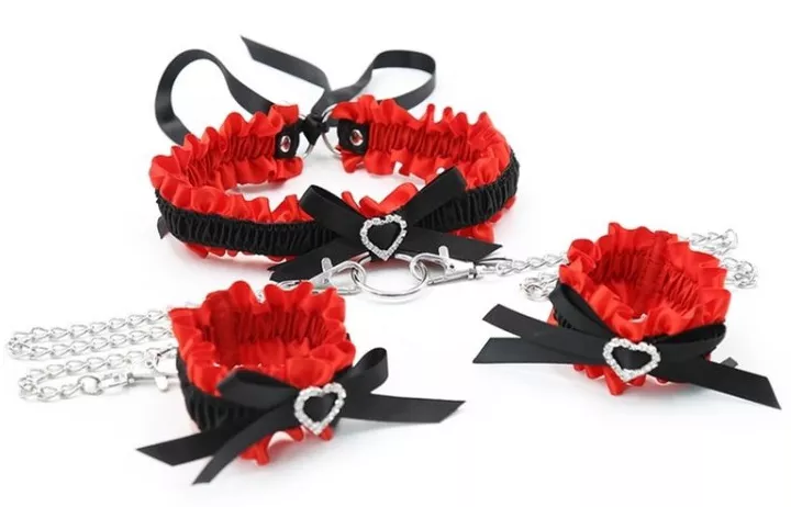 Halsband Handschellen Set Romance Schwarz Rot