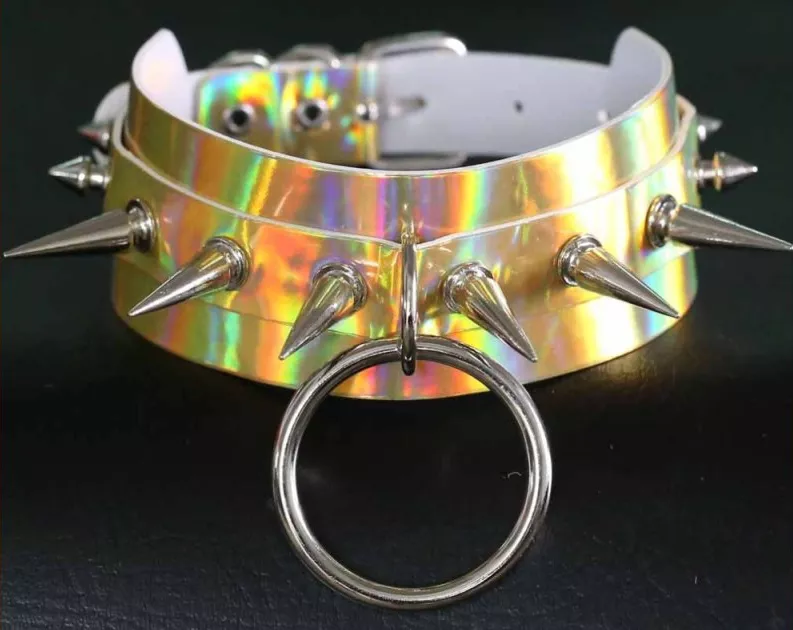 Nieten-Halsband Strobo Laser Gold