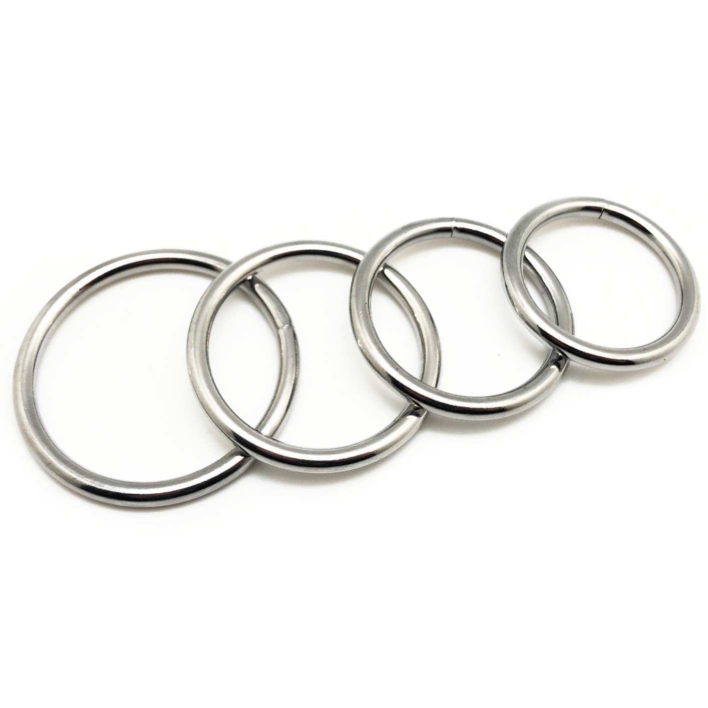 Lot de 4 cockrings en métal ROUND LIGHT Diamètre de 35 à 50mm