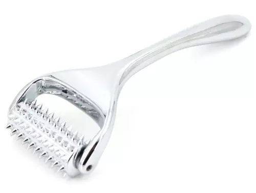 Stachelrolle Derma Spiked 13cm – 1/4