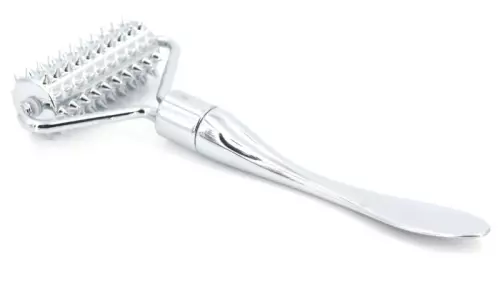 Stachelwalze aus Metall Micro Roller 12cm – 6/8