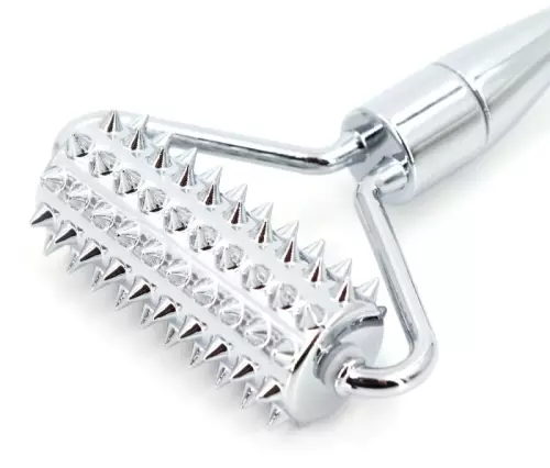 Stachelwalze aus Metall Micro Roller 12cm – 7/8