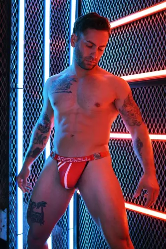 String Locker Room Rood – 4/11