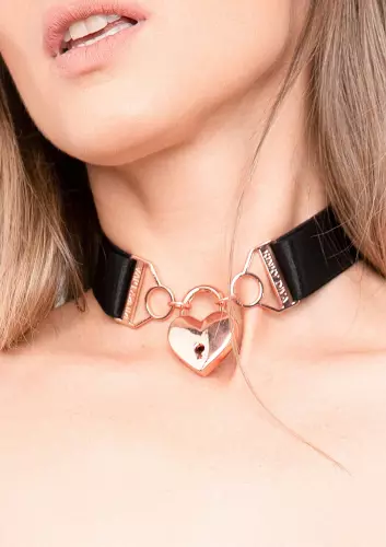 Tour de Cou Coeur avec Cadenas Chaîne Harness Couture Noir – 1/2