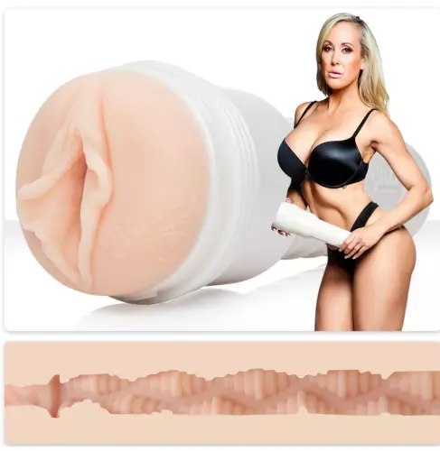 Masturbator Brandi Love Heartthrob – 1/5