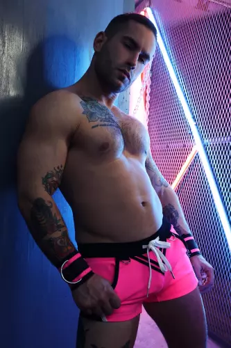 Revolution Short Neonrosa – 9/9