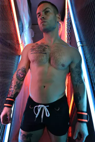 Revolution Short Schwarz – 8/10