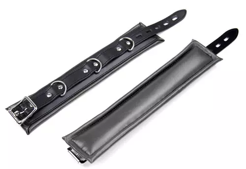Simply Dom Haltestange Halsband und Handschellen Set Schwarz – 2/5