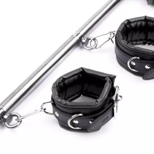 Simply Dom Haltestange Halsband und Handschellen Set Schwarz – 3/5