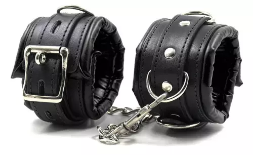 Simply Dom Haltestange Halsband und Handschellen Set Schwarz – 4/5