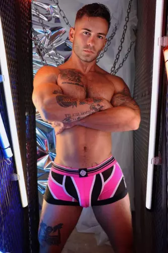 Circuit Breaker Boxer Rosa – 3/11
