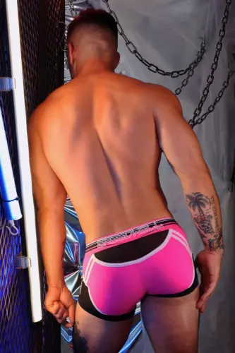 Circuit Breaker Boxer Rosa – 8/11