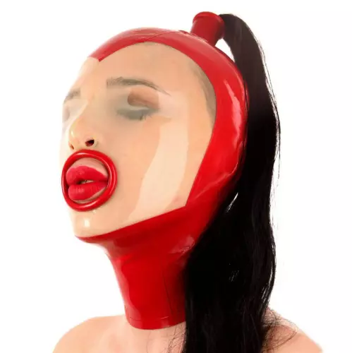 Ponyhood latex hood – 2/3