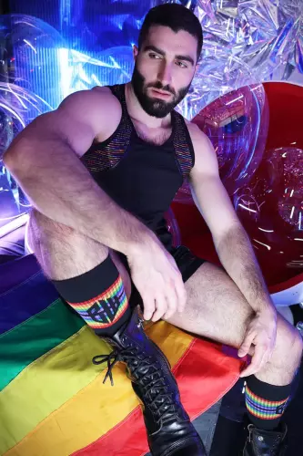 Tanktop Icon Pride Schwarz-Rainbow – 7/11