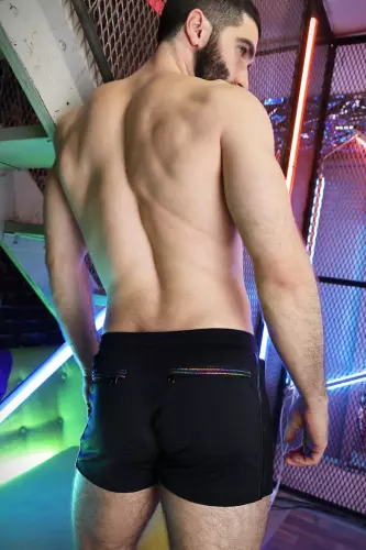 Shorts Icon Pride Schwarz-Rainbow – 8/11