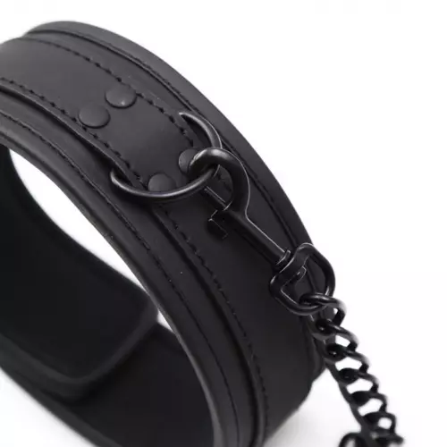Unterwerfungs-Halsband mit Leine Schwarz – 3/7