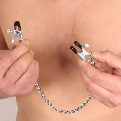 Metallische Brustwarzenclips mit Kette – 4/4