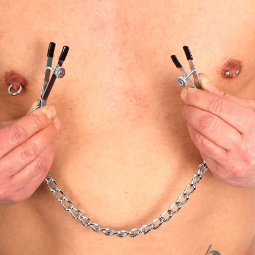 Metal nipple clamps with chain