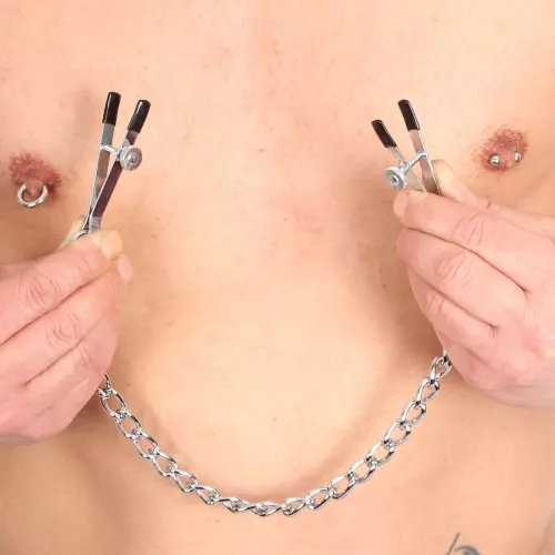 Metallische Brustwarzenclips mit Kette – 4/4