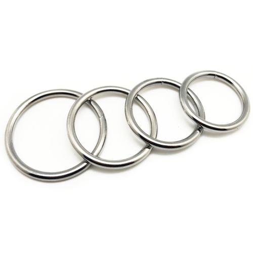 Set aus 4 Metallcockringen ROUND LIGHT Durchmesser von 35 bis 50mm