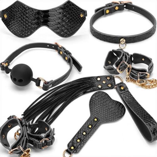 7 Piece Caiman BDSM Kit Black
