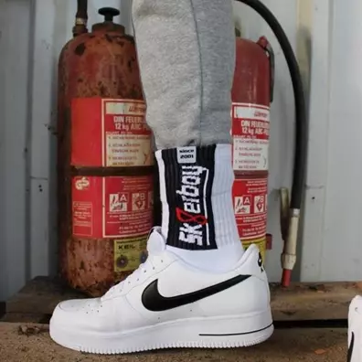 Weiße Socken SMELLY Sk8erboy – 2/16