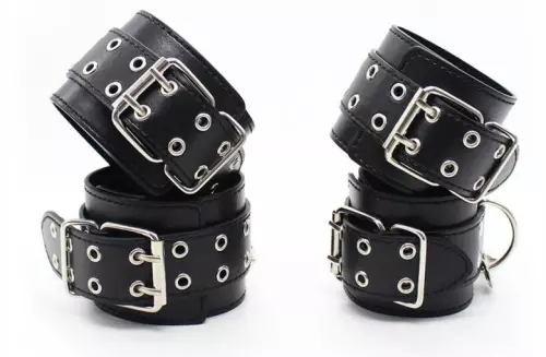 Set Handschellen und Doppel-Pin-Halsband Schwarz – 4/6